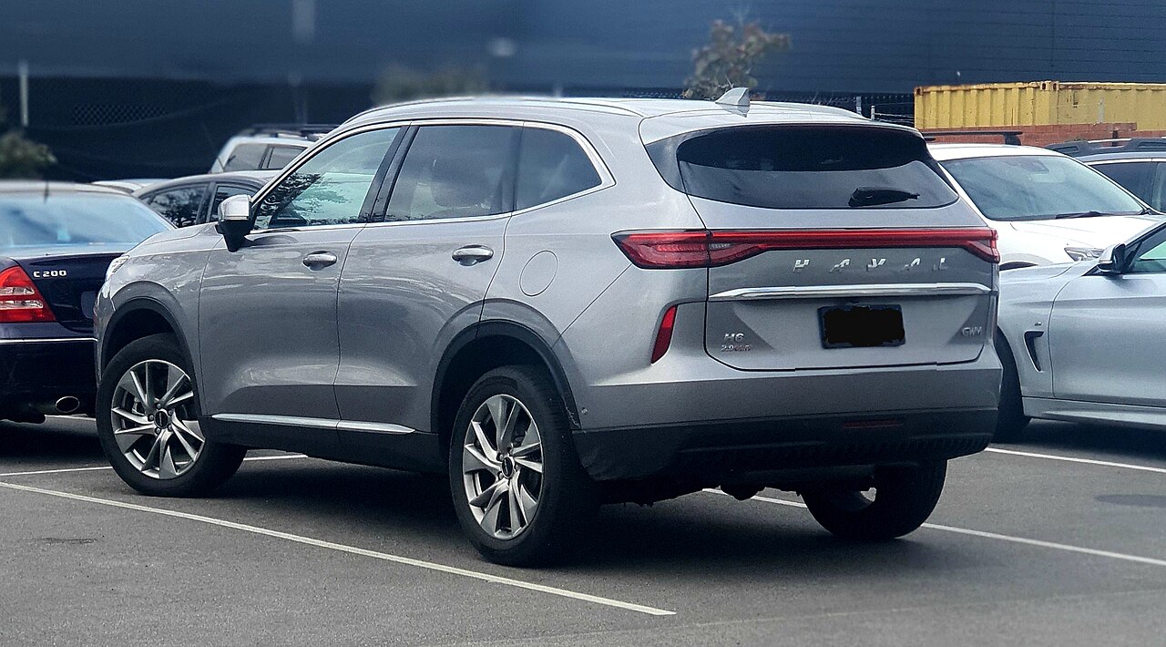 Haval H6 и Changan CS75 Plus — сравнение средних кроссоверов из Китая