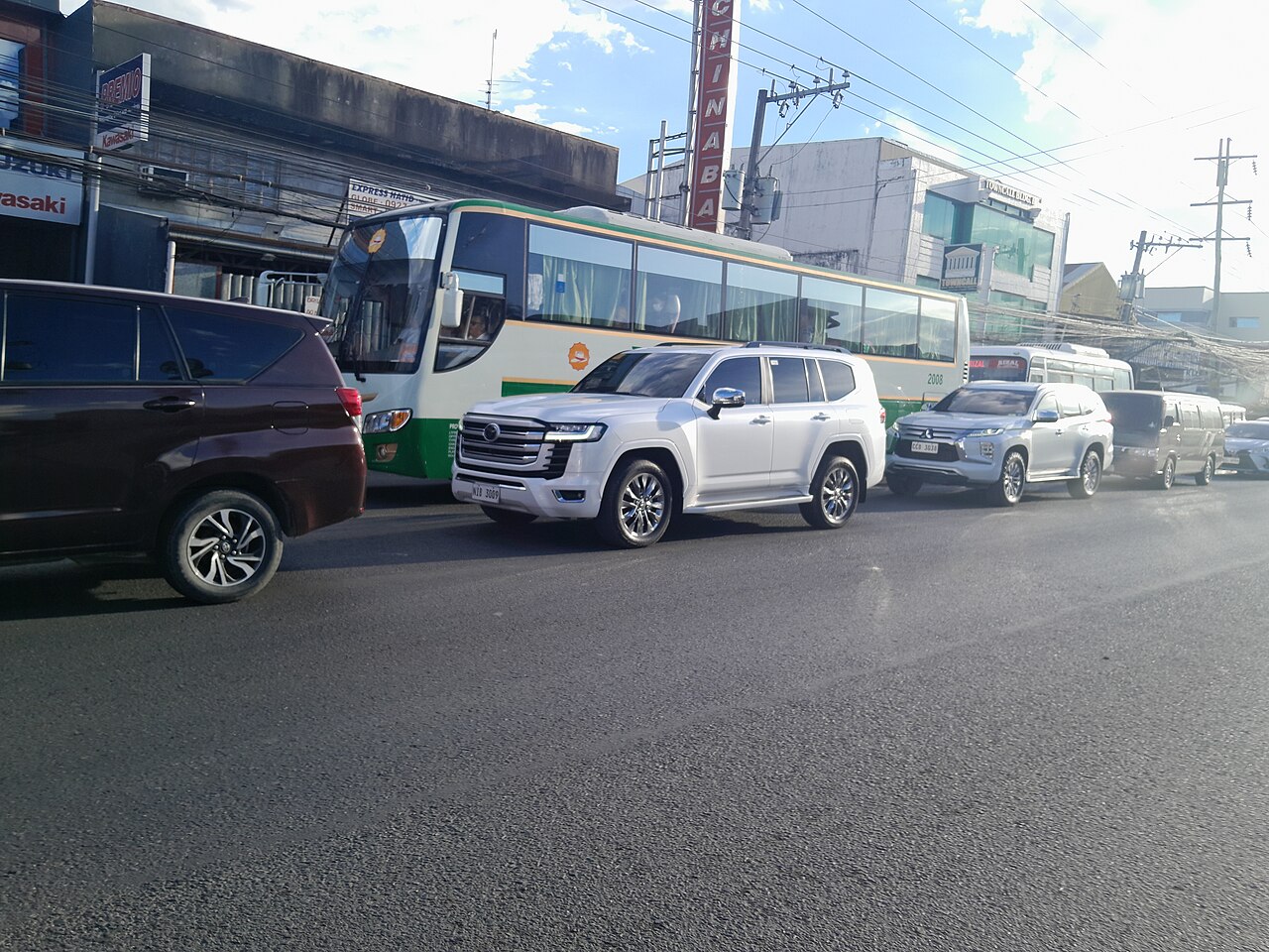 Toyota Land Cruiser 300 — внешний вид