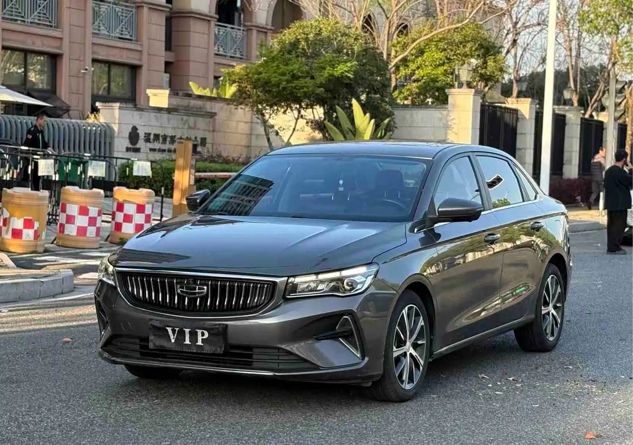 Geely Emgrand 2022